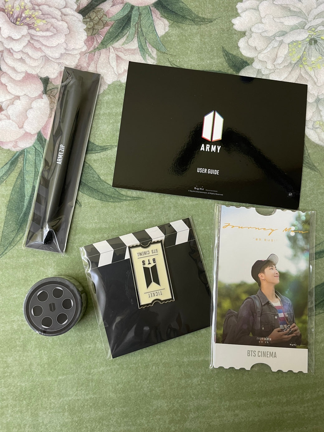 BTS Official Global Fanclub ARMY Membership Kit 6th Term - Pre-Owned Set