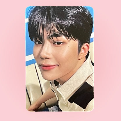 Official ZEROBASEONE Photocard – You had me at HELLO (2024 K-pop Album Collectible  Ver. B)