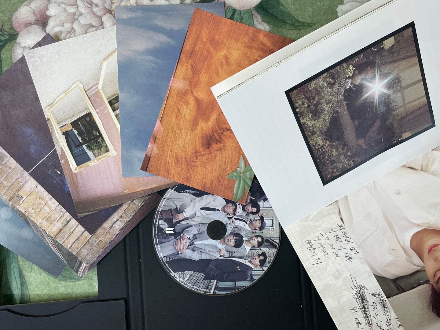BTS BE Deluxe Edition (Photobook set / CD set)