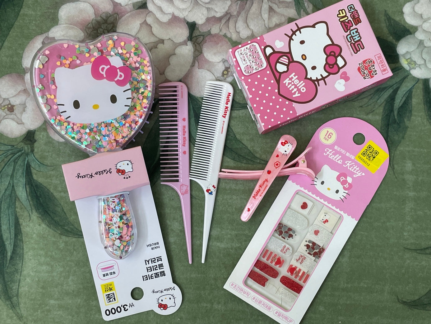 Hello Kitty Cozy Weekend Gift Box